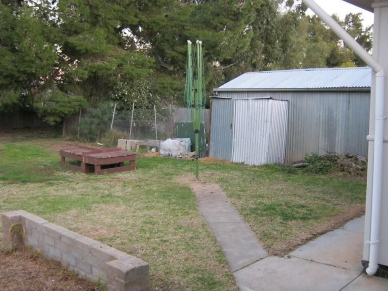 6 Murray Tce, Riverton SA 5412