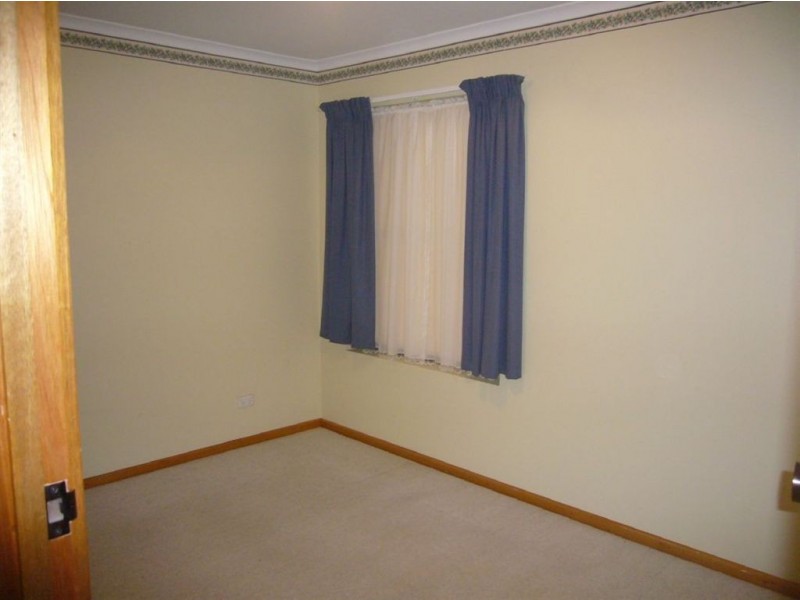 25 Second St, Owen SA 5460