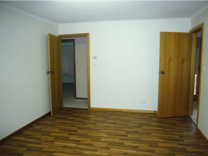 25 Second St, Owen SA 5460