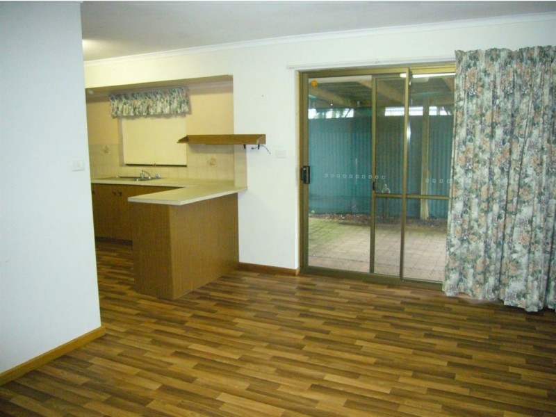 25 Second St, Owen SA 5460