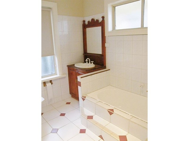 22 East Tce, Cleve SA 5640