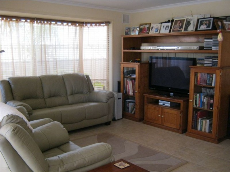 23 Cairns Crescent, Riverton SA 5412