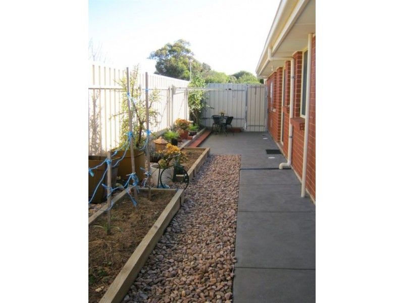 23 Cairns Crescent, Riverton SA 5412