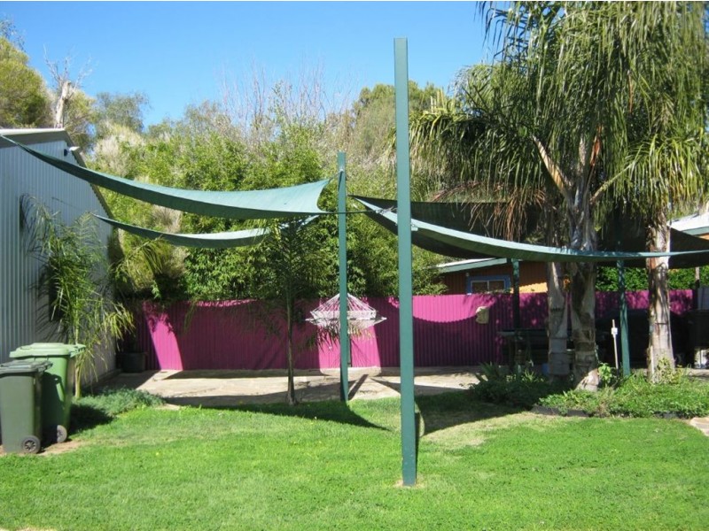 8 Railway Terrace, Riverton SA 5412