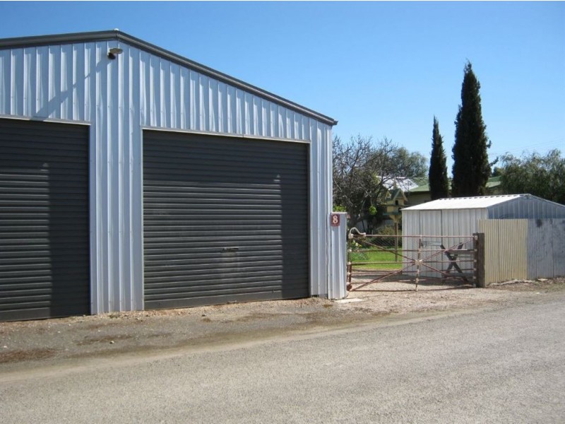 8 Railway Terrace, Riverton SA 5412