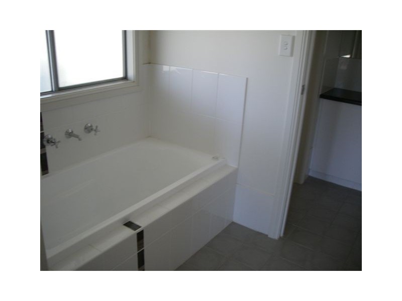 26 Houghton St, Jamestown SA 5491
