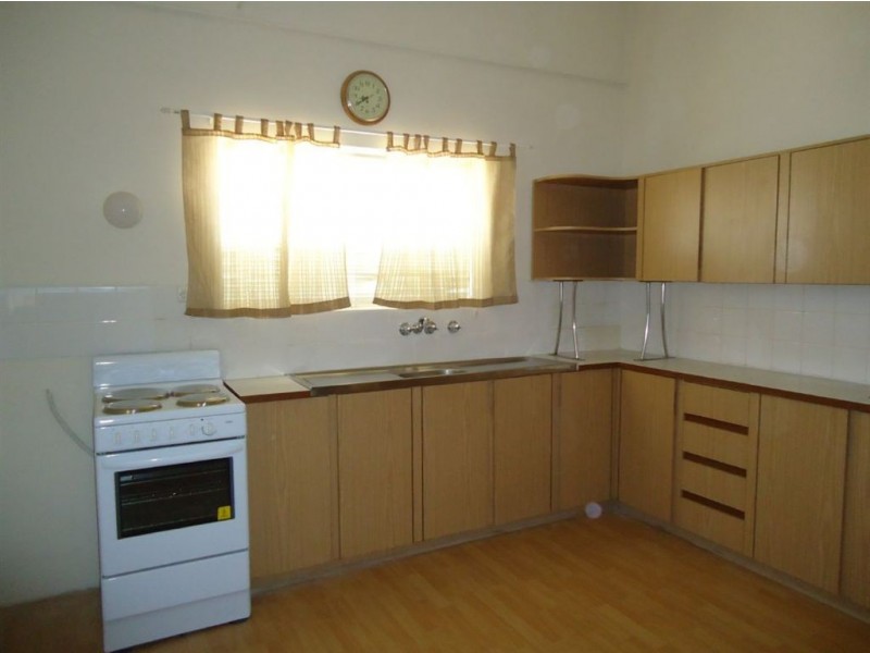7 First Street, Owen SA 5460