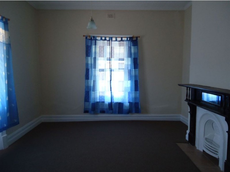 7 First Street, Owen SA 5460