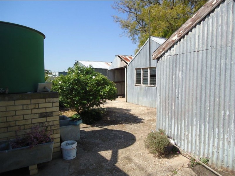 7 First Street, Owen SA 5460