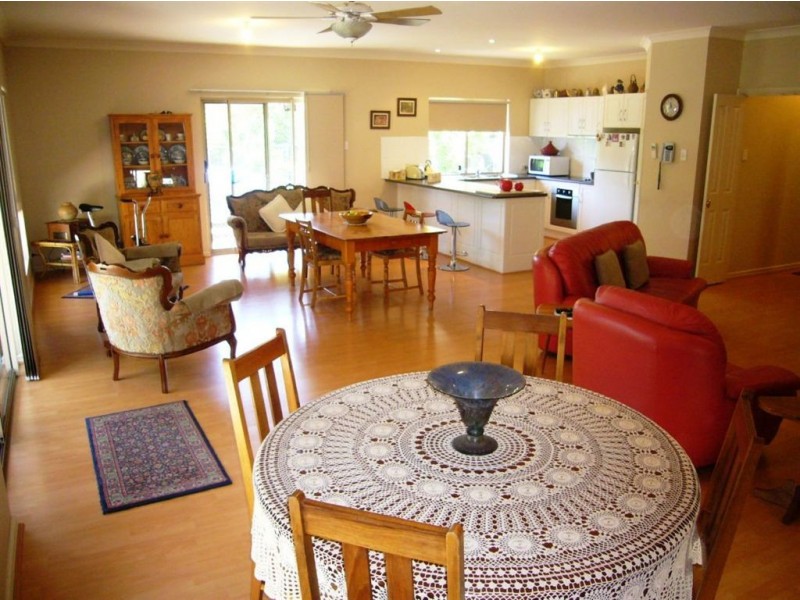 9 Rocky Glen Court, Clare SA 5453