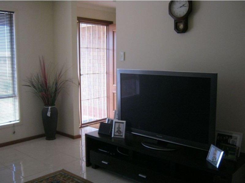 34 Cairns Crescent, Riverton SA 5412