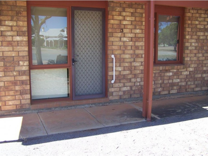 1-4 High St, Gladstone SA 5473