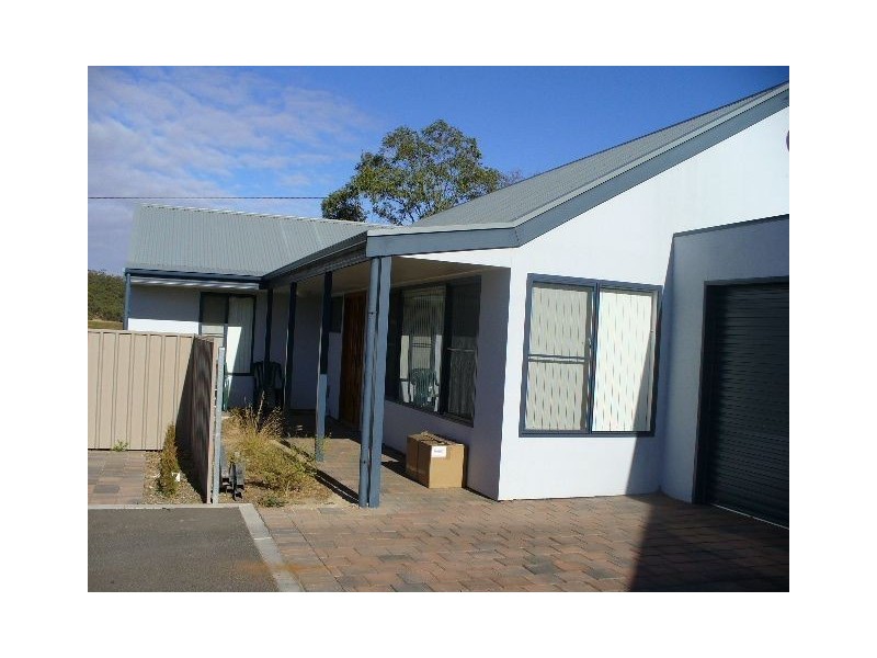 4/8 Beare St, Clare SA 5453