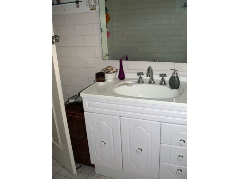 18 Harriett St, Clare SA 5453