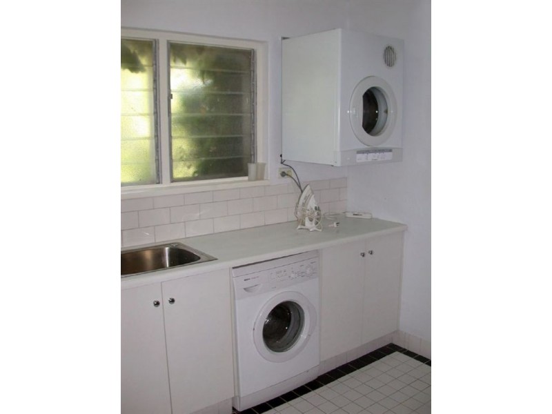 18 Harriett St, Clare SA 5453