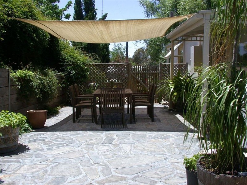 18 Harriett St, Clare SA 5453