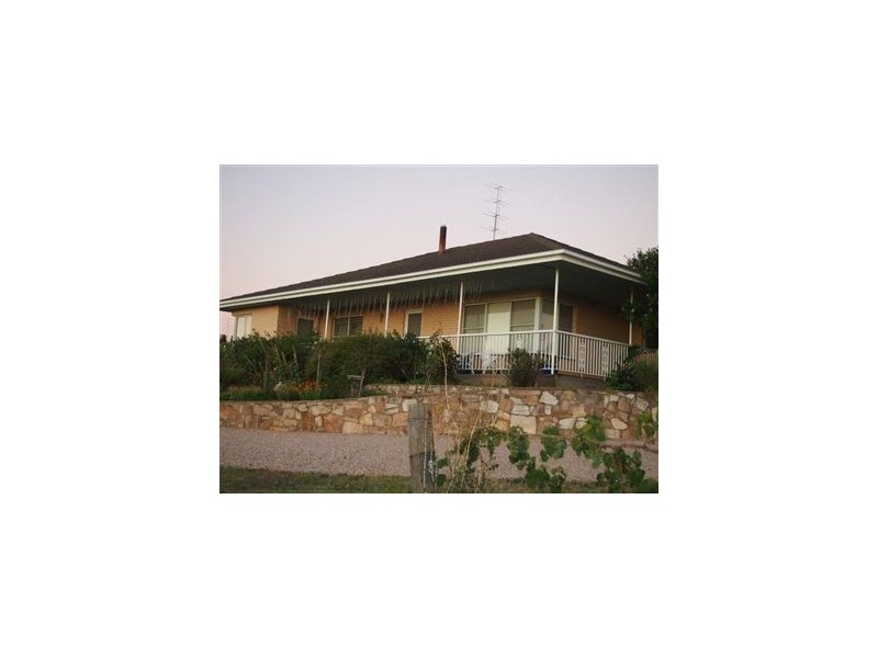 x Roach Rd, Clare SA 5453