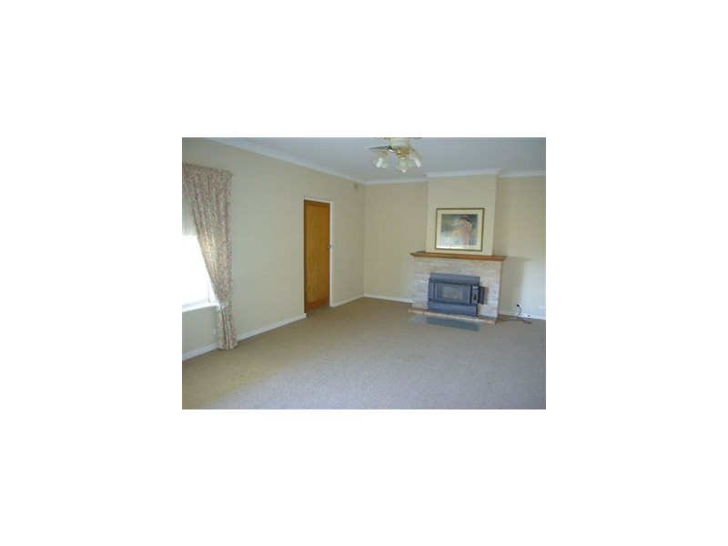 x Roach Rd, Clare SA 5453