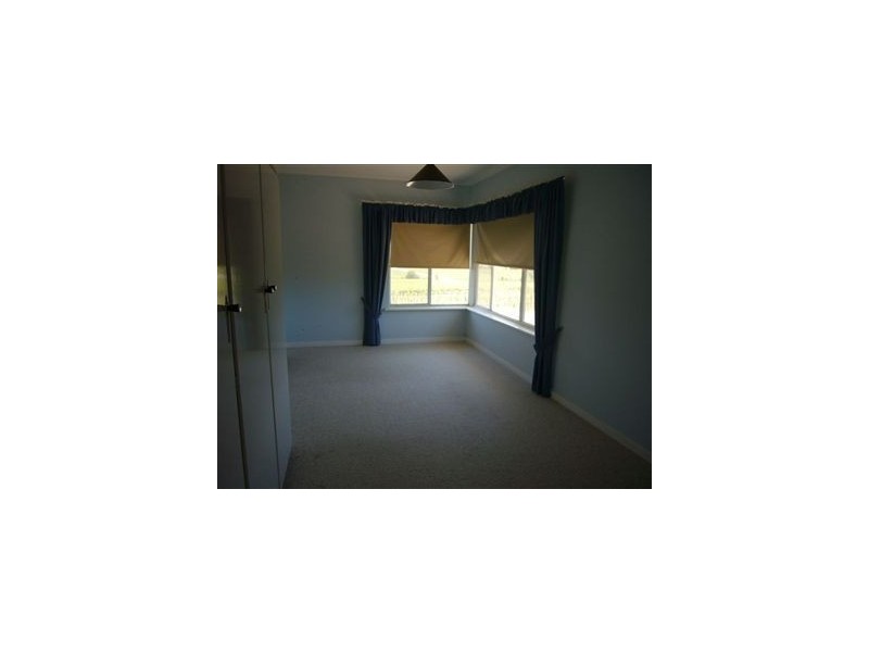 x Roach Rd, Clare SA 5453