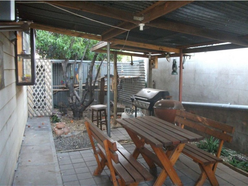 4 Frederick Place, Riverton SA 5412