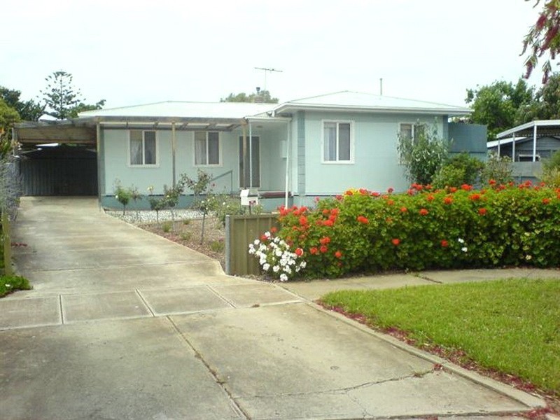 8 Barton Road, Elizabeth Downs SA 5113