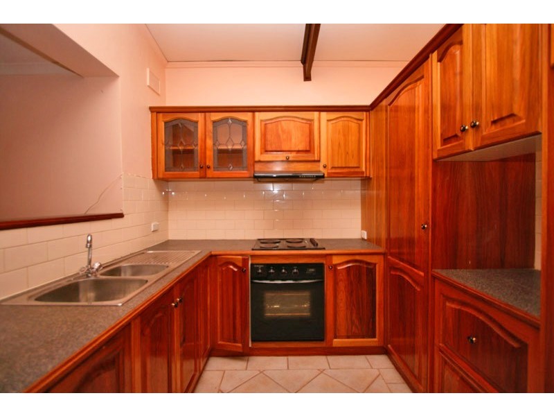 9 Broughton Road, Elizabeth Vale SA 5112