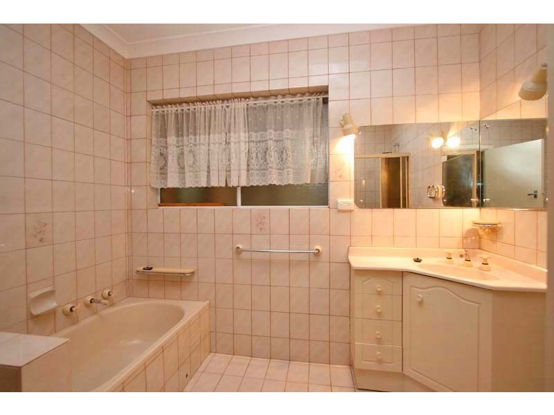 32 Billabong Road, Para Hills SA 5096