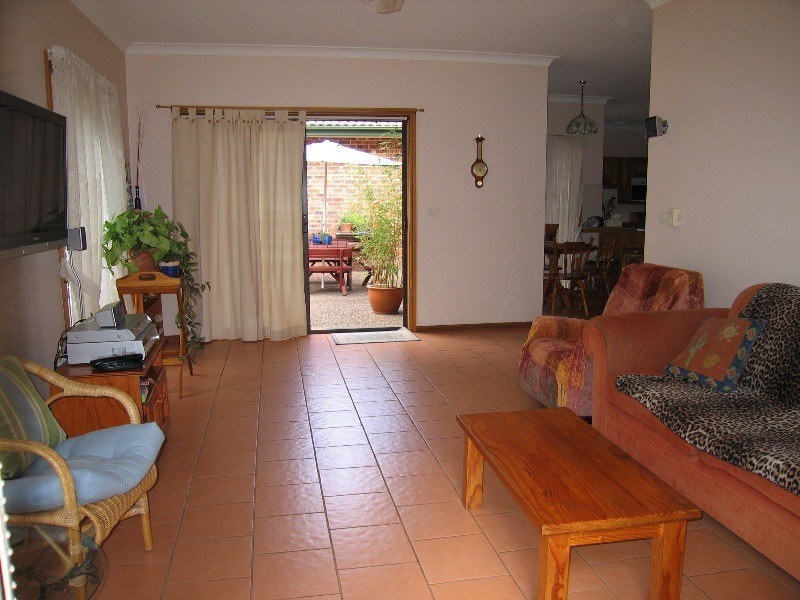 8 Lincorn Close, Bangalee NSW 2541