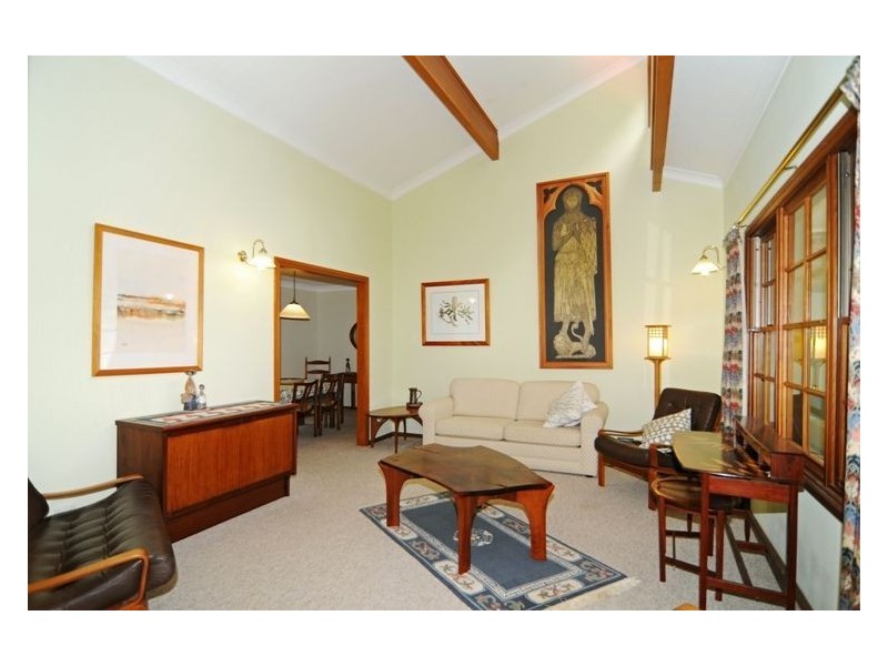 8 Kentia Cres, Berry NSW 2535