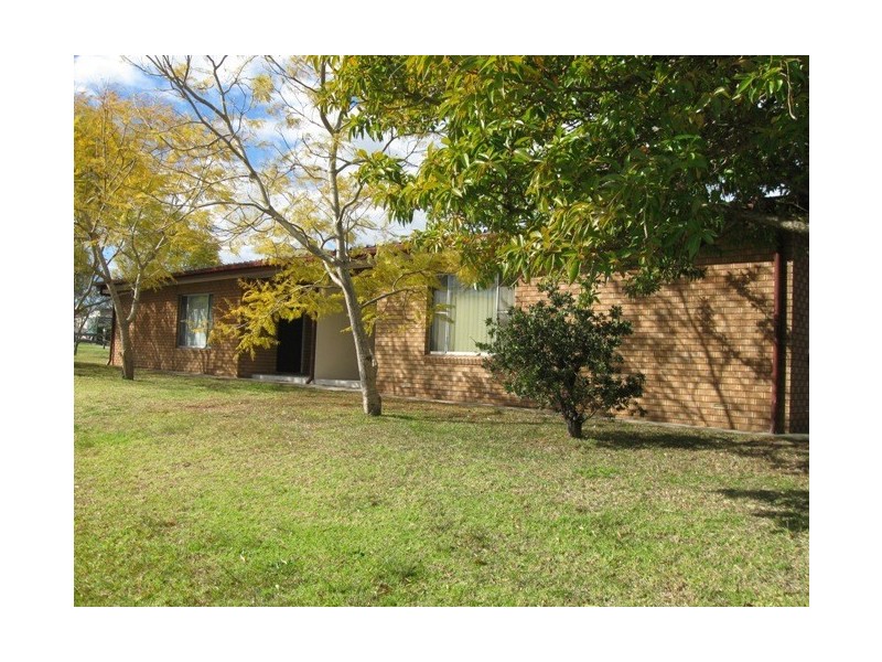 32 Birriley Street, Bomaderry NSW 2541