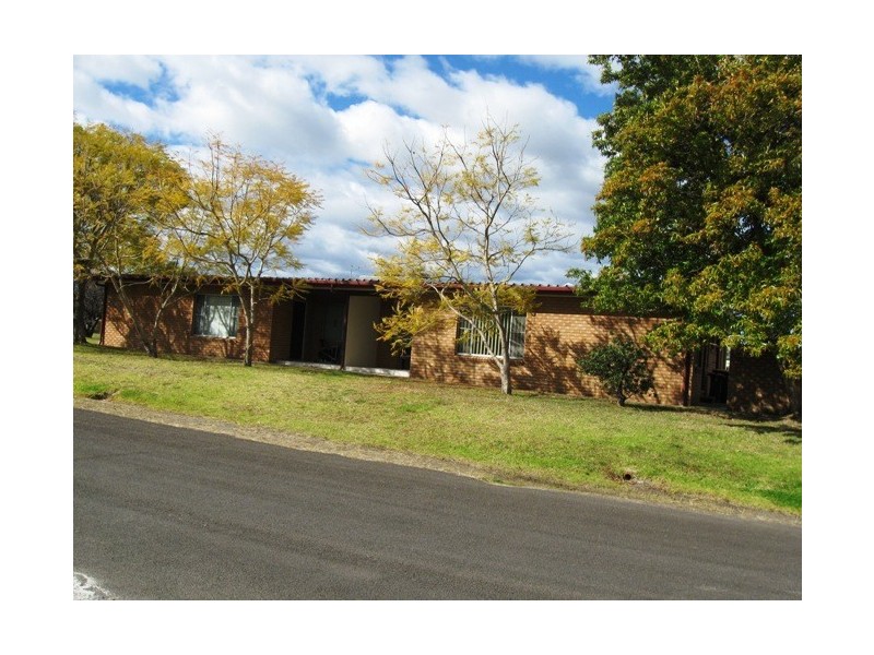 32 Birriley Street, Bomaderry NSW 2541
