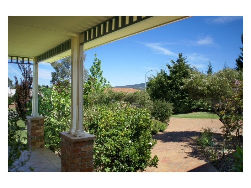 10 Rouse Ave, Cambewarra NSW 2540