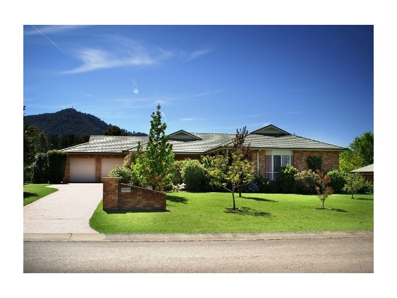 10 Rouse Ave, Cambewarra NSW 2540