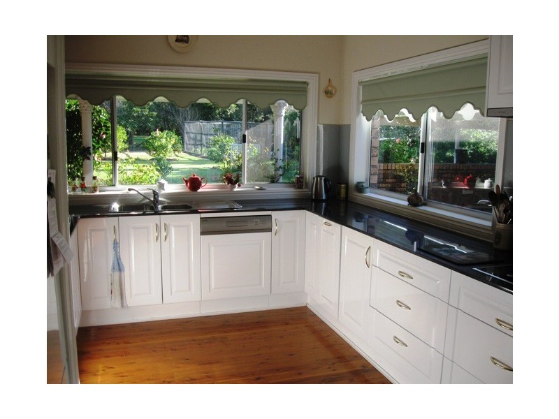 1 Kentia Cres, Berry NSW 2535