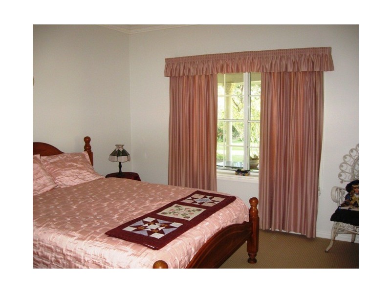 1 Kentia Cres, Berry NSW 2535