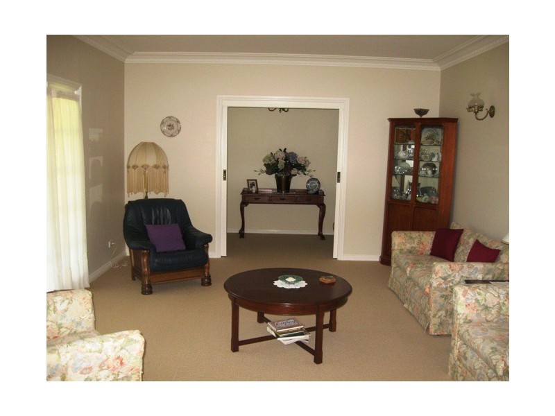 1 Kentia Cres, Berry NSW 2535