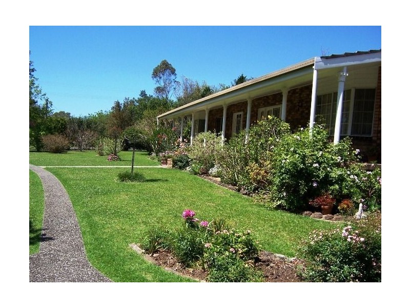 1 Kentia Cres, Berry NSW 2535