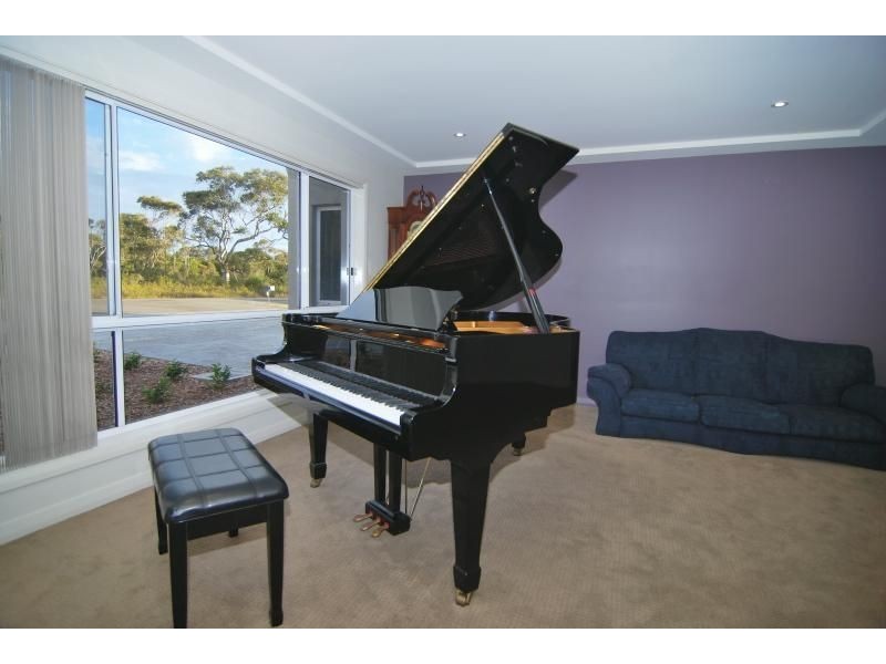 2  1413 Naval College Road, Vincentia NSW 2540