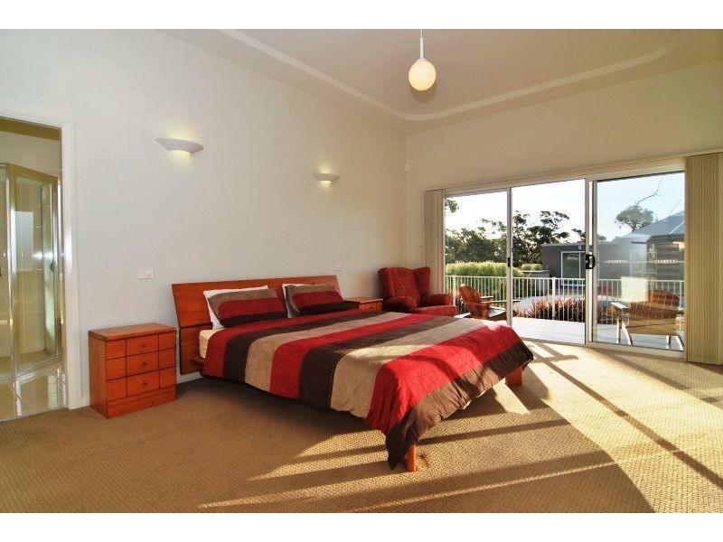 2  1413 Naval College Road, Vincentia NSW 2540