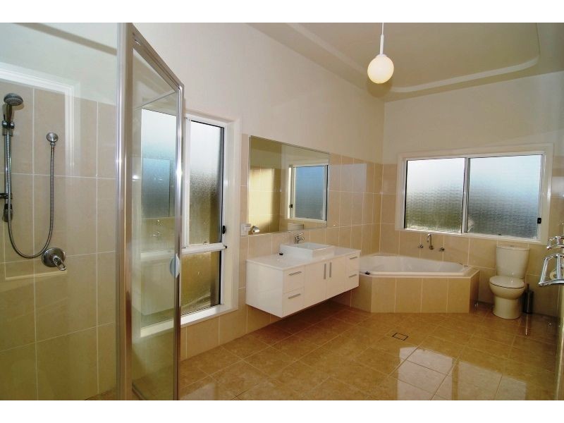 2  1413 Naval College Road, Vincentia NSW 2540