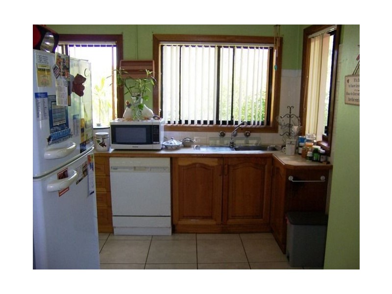 4 Knoll Parade, Woollamia NSW 2540