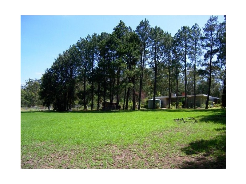 4 Knoll Parade, Woollamia NSW 2540