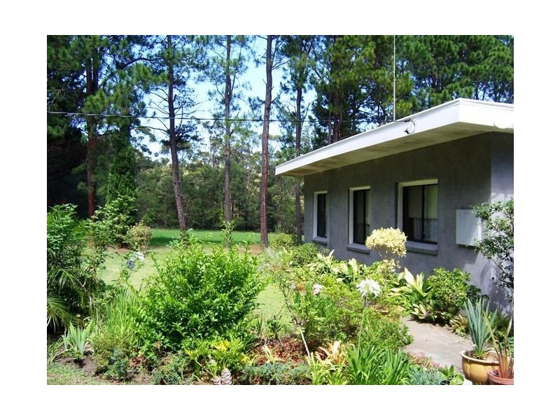 4 Knoll Parade, Woollamia NSW 2540