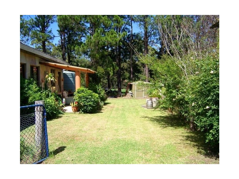 4 Knoll Parade, Woollamia NSW 2540