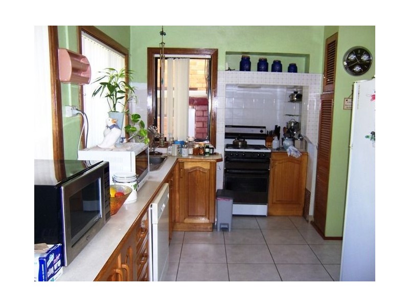 4 Knoll Parade, Woollamia NSW 2540