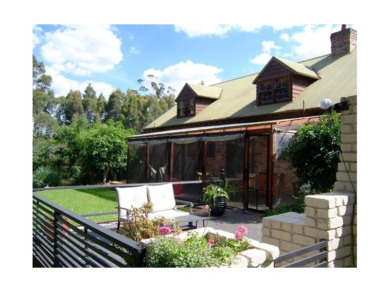 8 Evison Close, Cambewarra NSW 2540