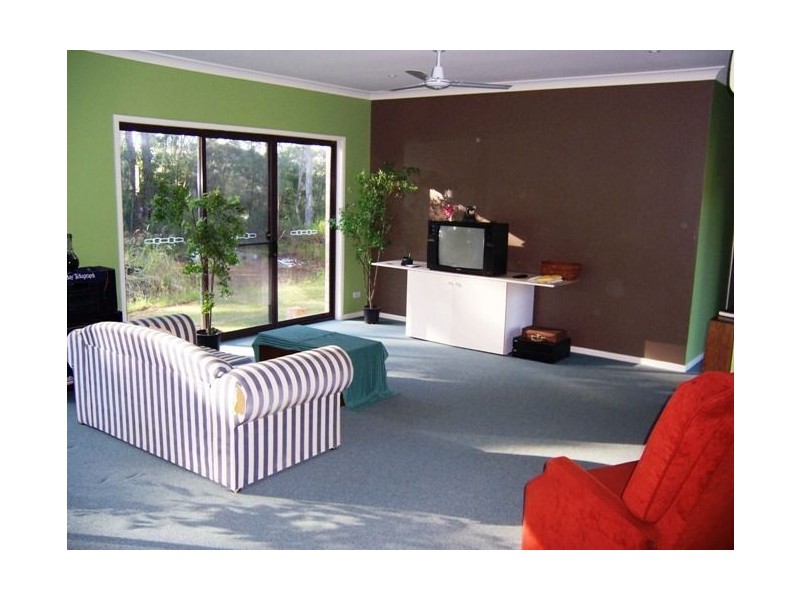 C90 Princes Highway, Bomaderry NSW 2541