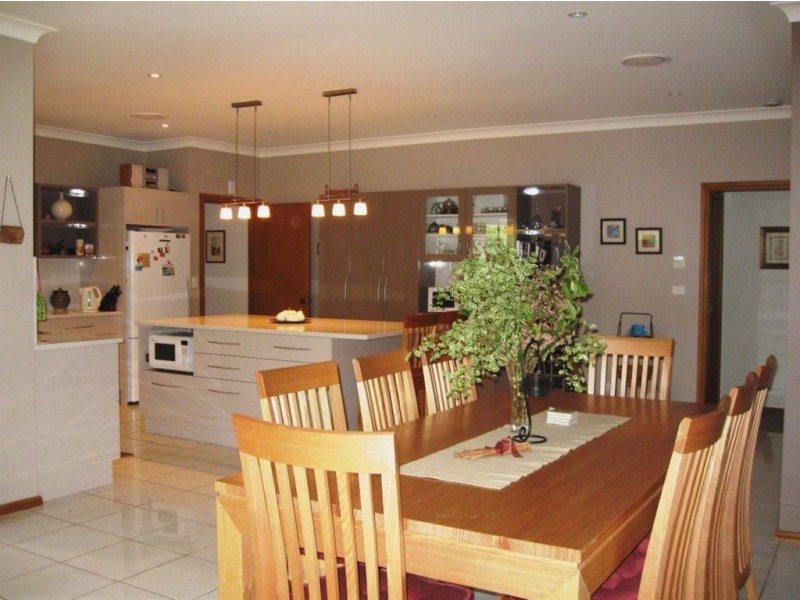 8 Lincorn Drive, Bangalee NSW 2541