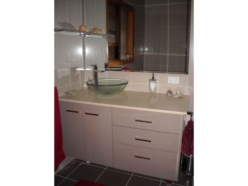 8 Lincorn Drive, Bangalee NSW 2541