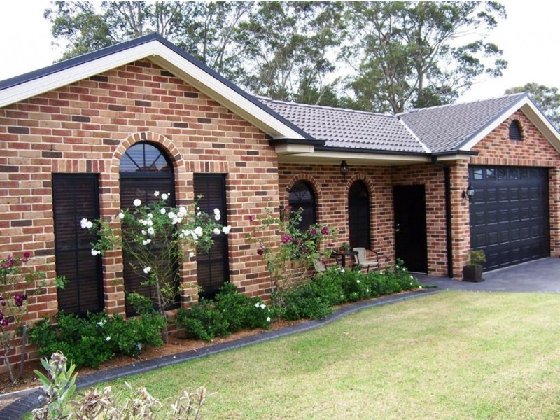 11 Jade Place, Meroo Meadow NSW 2540